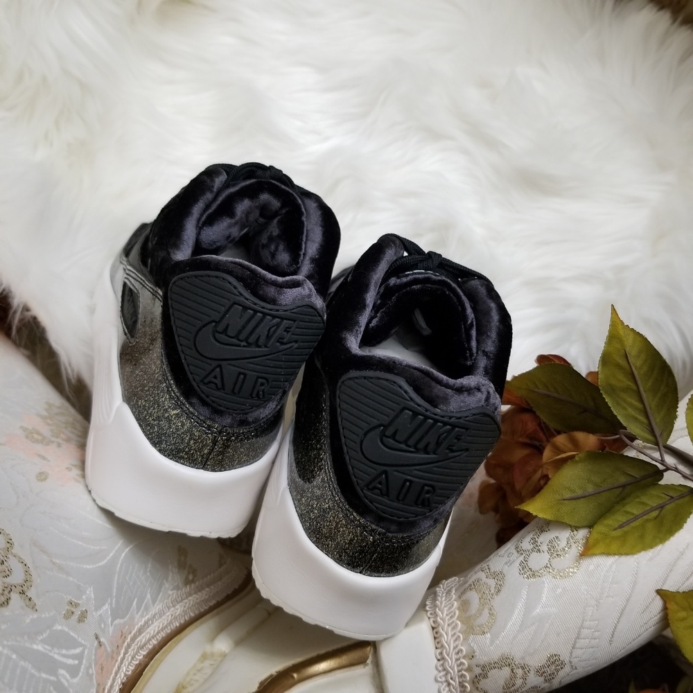 Nike Air Max 90 Pinnacle Velvet Shoes - Picture 8 of 8